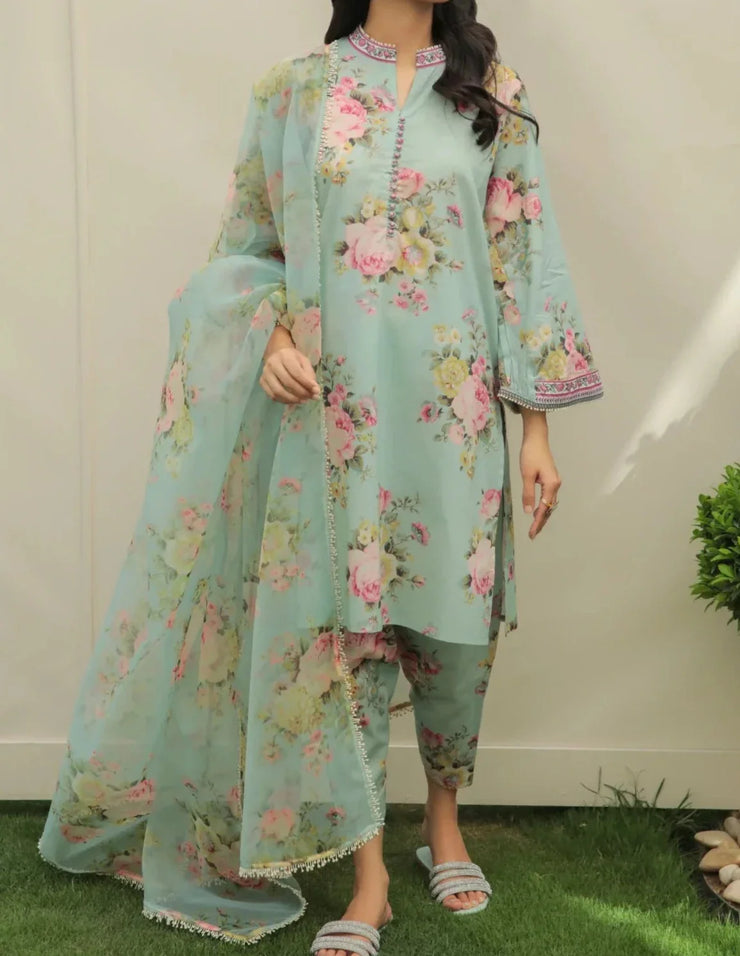 Grace W332-Printed 3pc khaddar dress With Printed chiffon dupatta.