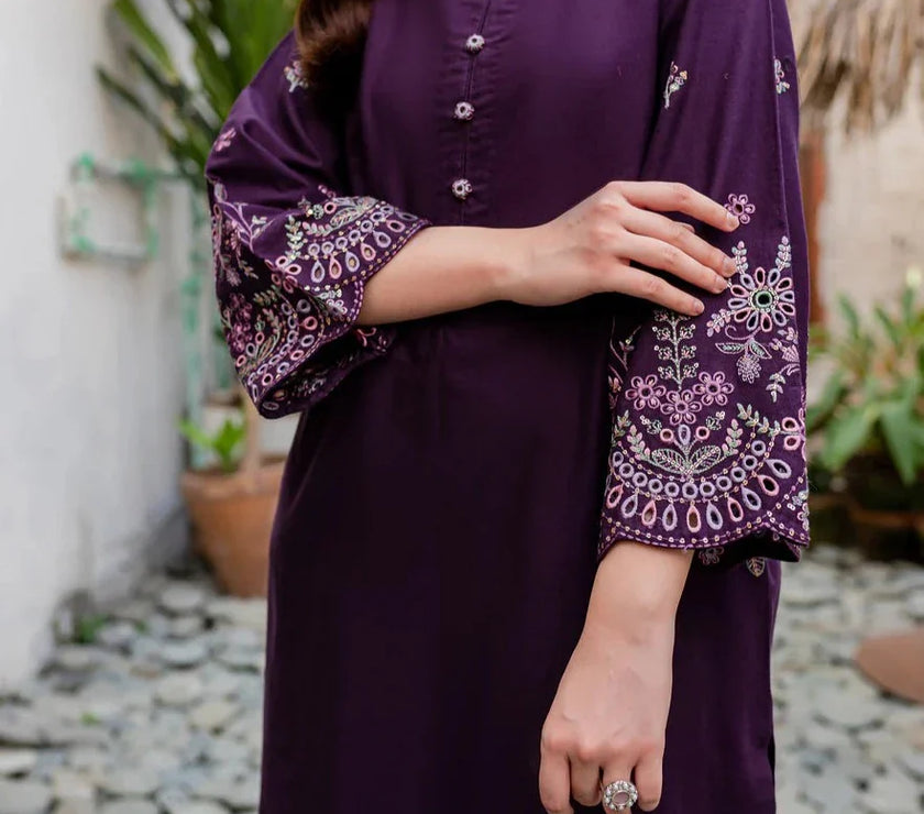 Grace S692-Embroidered 2PC Lawn dress.