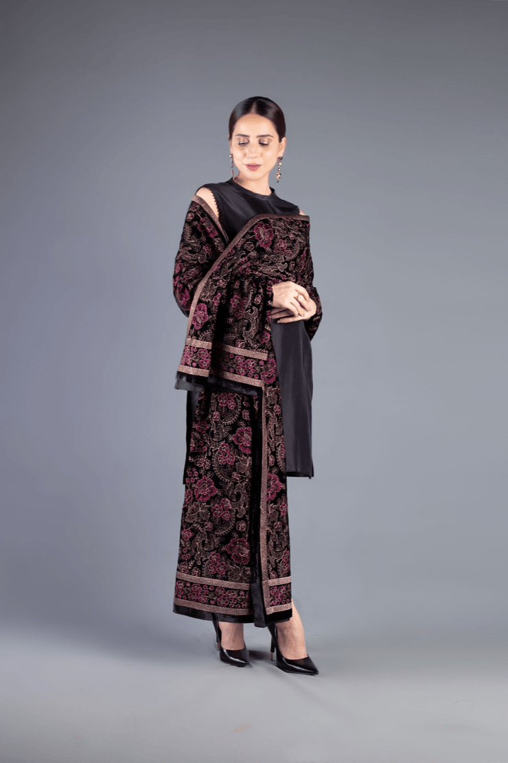 Sarinnah Premium 04- Embroided Fine quality Velvet shawl.