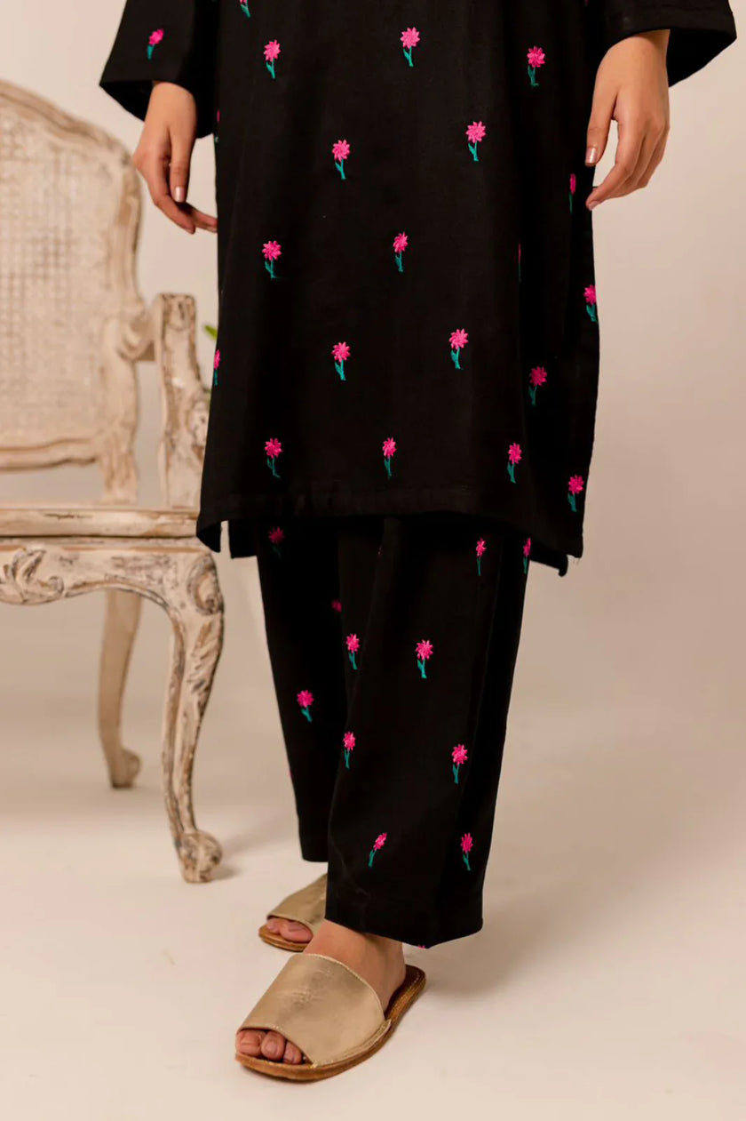 Grace S784-Embroidered 2pc lawn dress.