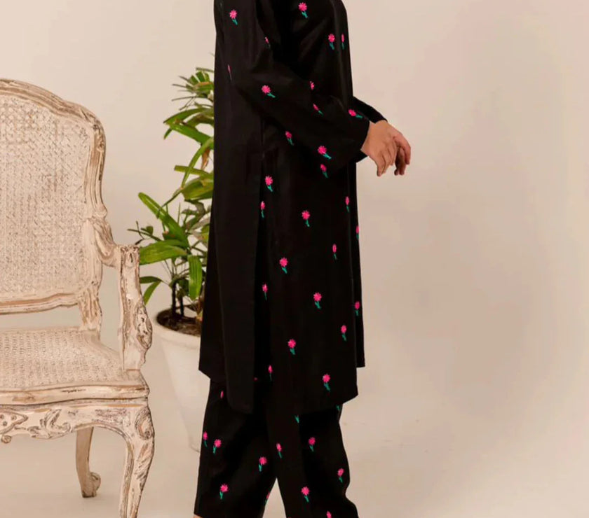 Grace S784-Embroidered 2pc lawn dress.