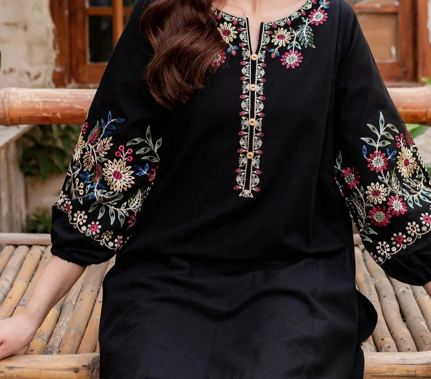 Grace S538-Embroidered 2pc lawn dress.