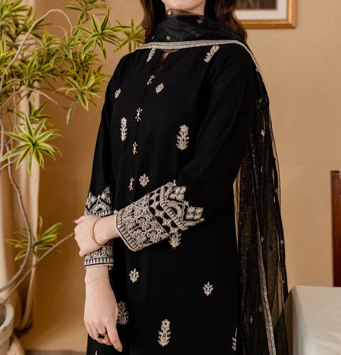 Grace W430-Embroidered 3pc karandi dress With Embroidered Organza dupatta.