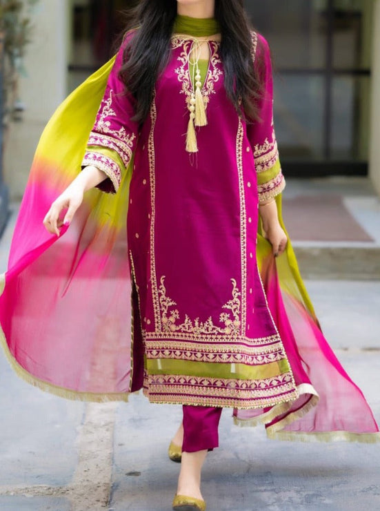 Grace S638-Embroidered 3pc Lawn dress with Plain dyed chiffon dupatta.