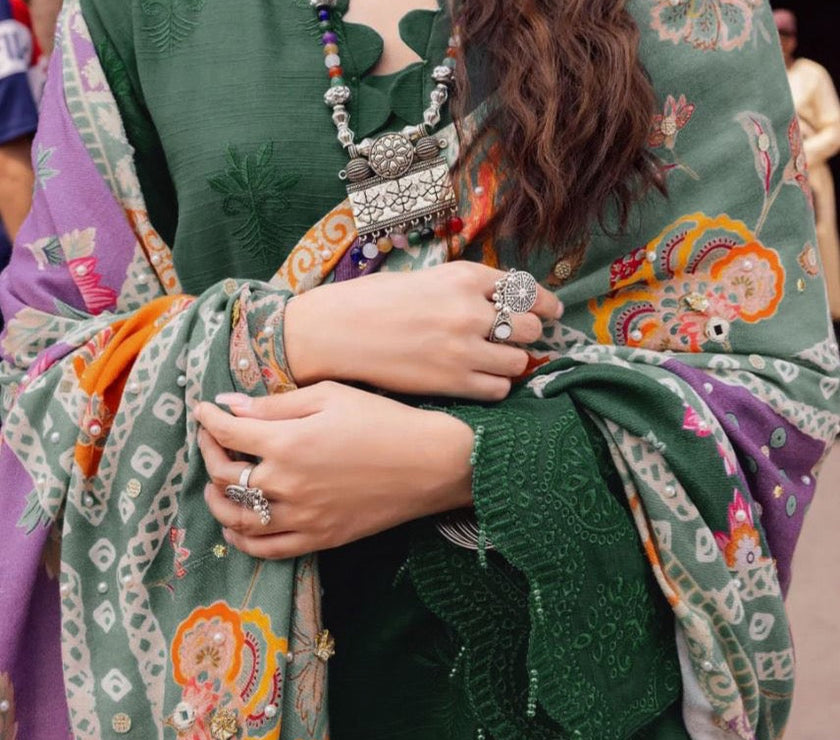 Grace S607-Embroidered 3PC Chickan Lawn with Printed Munar dupatta.