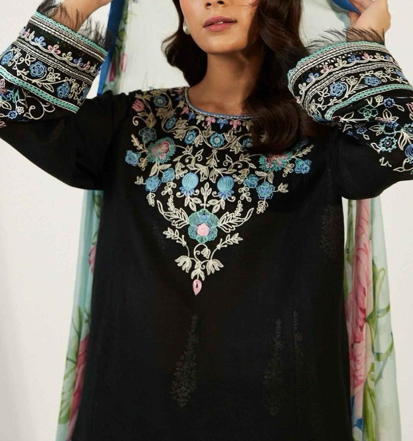 Grace S650-Embroidered 3pc lawn dress with Printed munar dupatta.