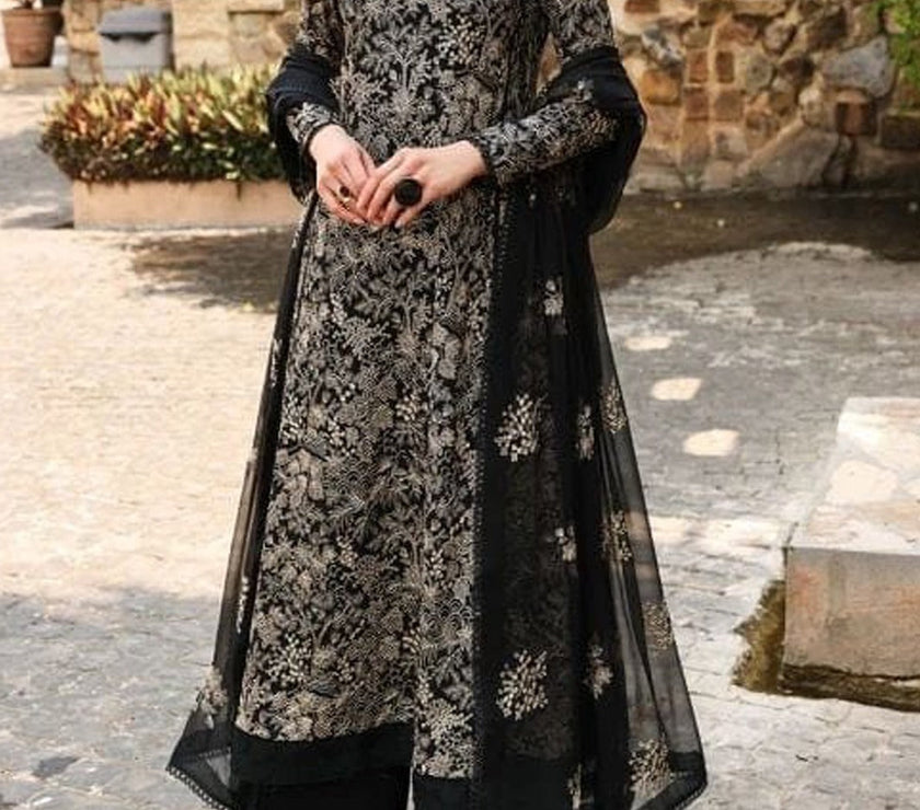 Grace S405-Embroidered 3pc lawn dress with embroidered chiffon dupatta.