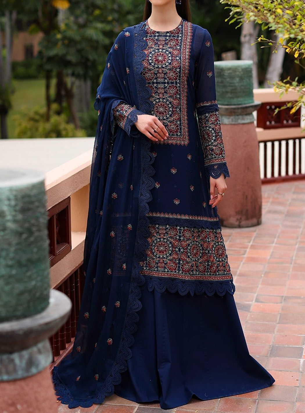 Grace S462-Embroidered 3pc lawn dress with embroidered chiffon dupatta.