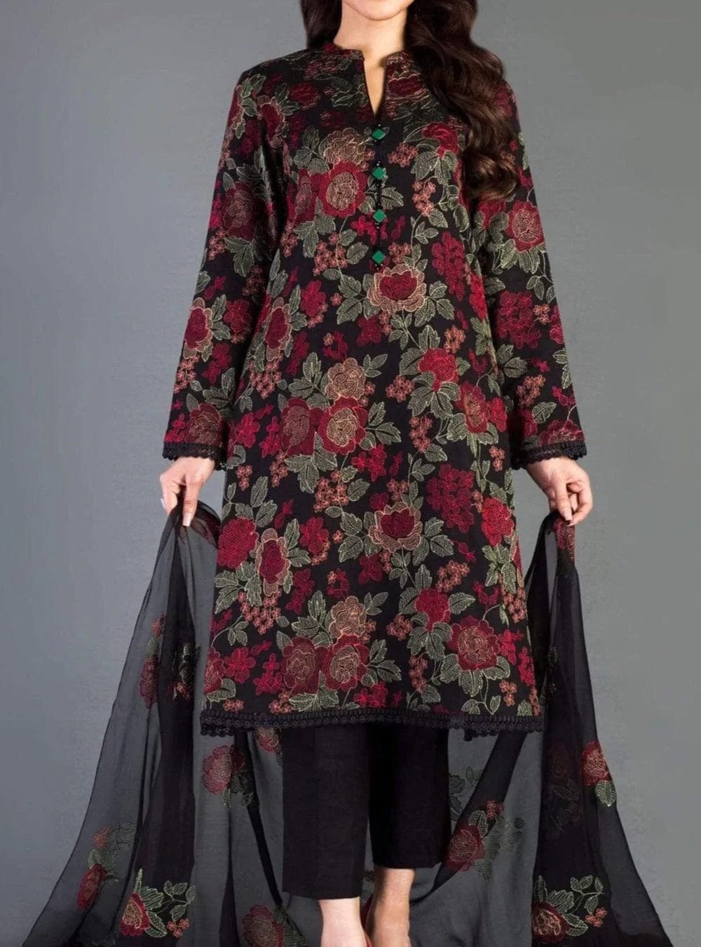 Grace S750-Embroidered 3pc lawn dress with Embroidered chiffon dupatta.